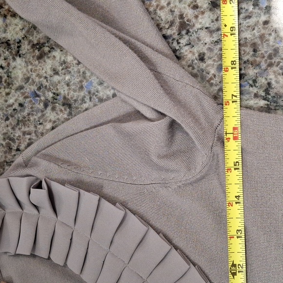 "TWELVE by TWELVE" Women's Sz. L, Gray sweater with ruffles pleats and flares. - Picture 10 of 13